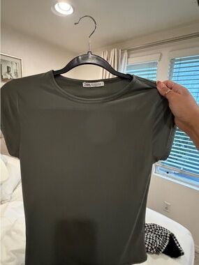 ZARA Olive Crewneck Short Sleeve Tee